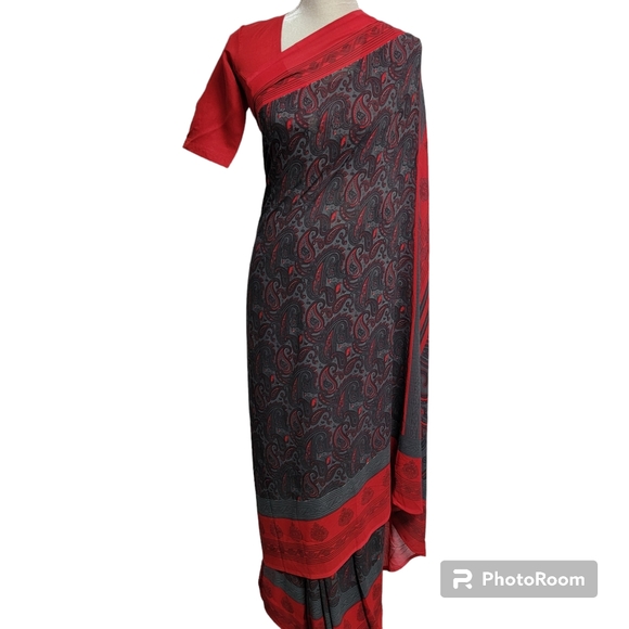 Gray/grey, red, black polyester saree/sari with paisley print - Picture 1 of 17